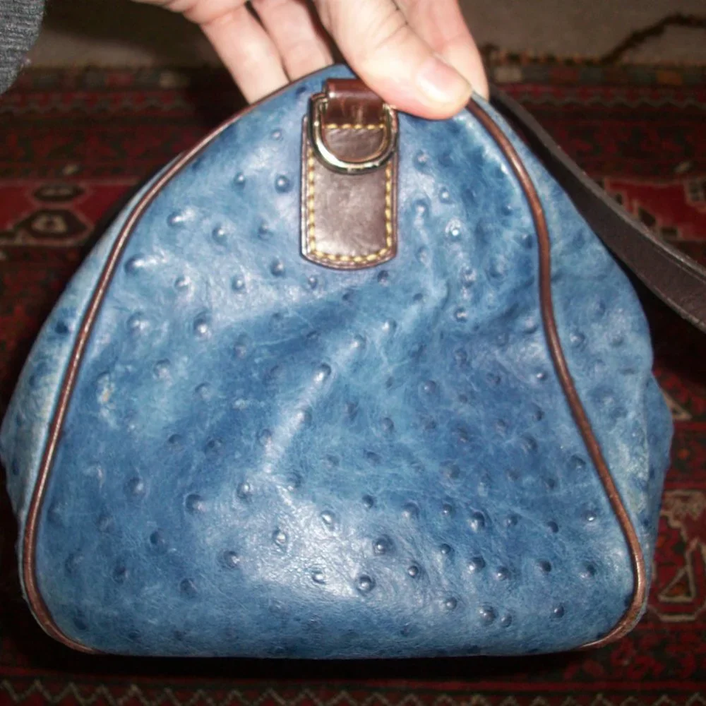Dooney & Bourke Ostrich Skin Pebbled Leather bag Double Strap Barrel Purse, Fade - Picture 6 of 13